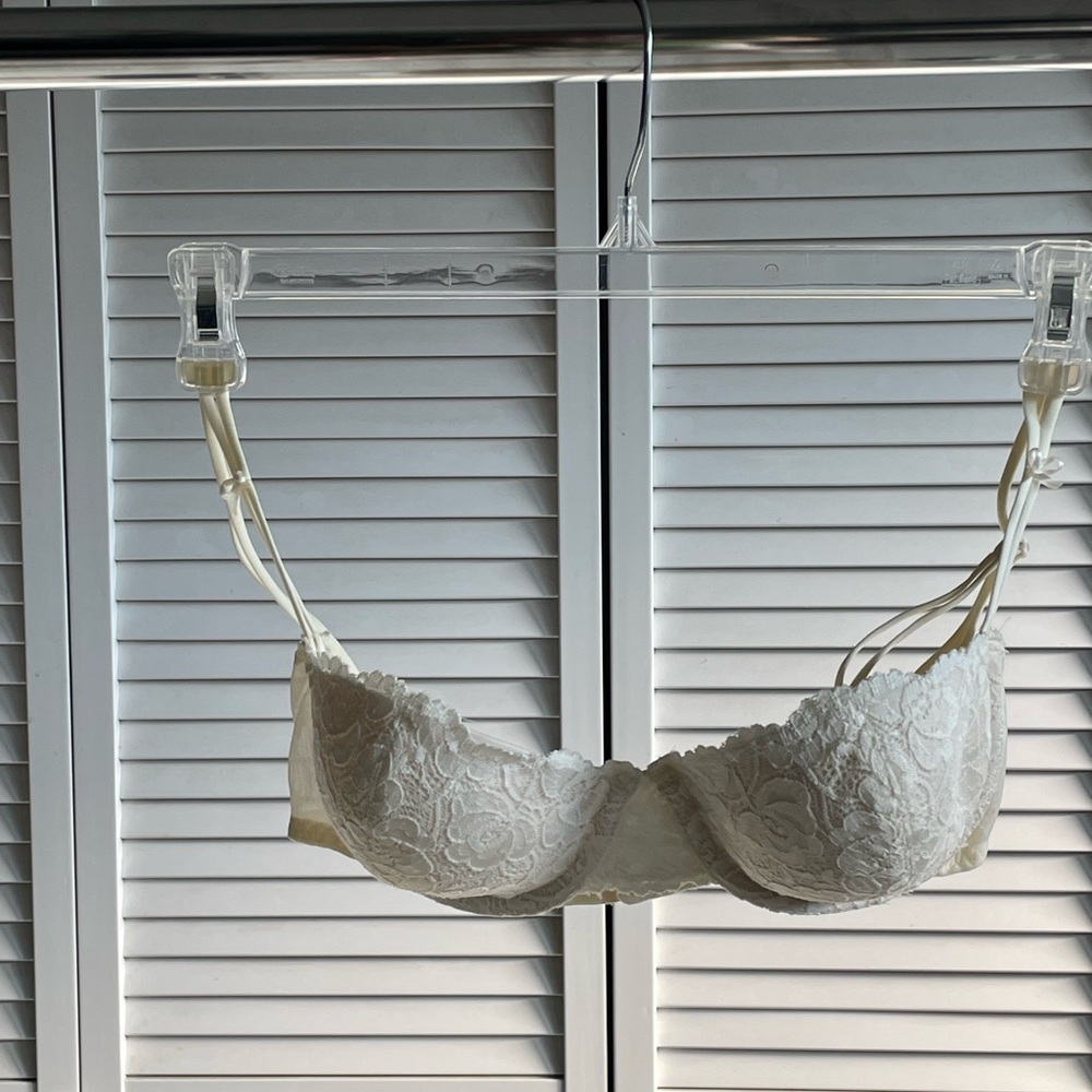 Maidenform Cream Lace Bra